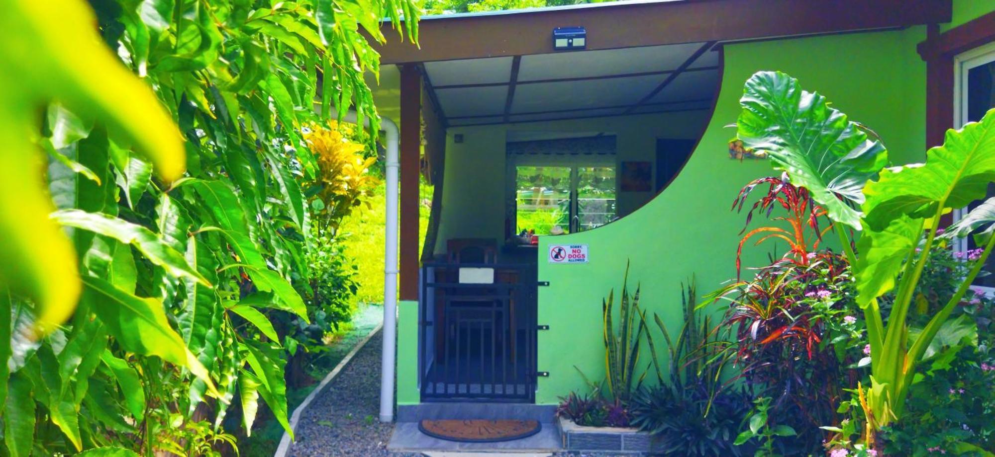 Dan Zoranz Self Catering Guest House La Digue Exterior foto