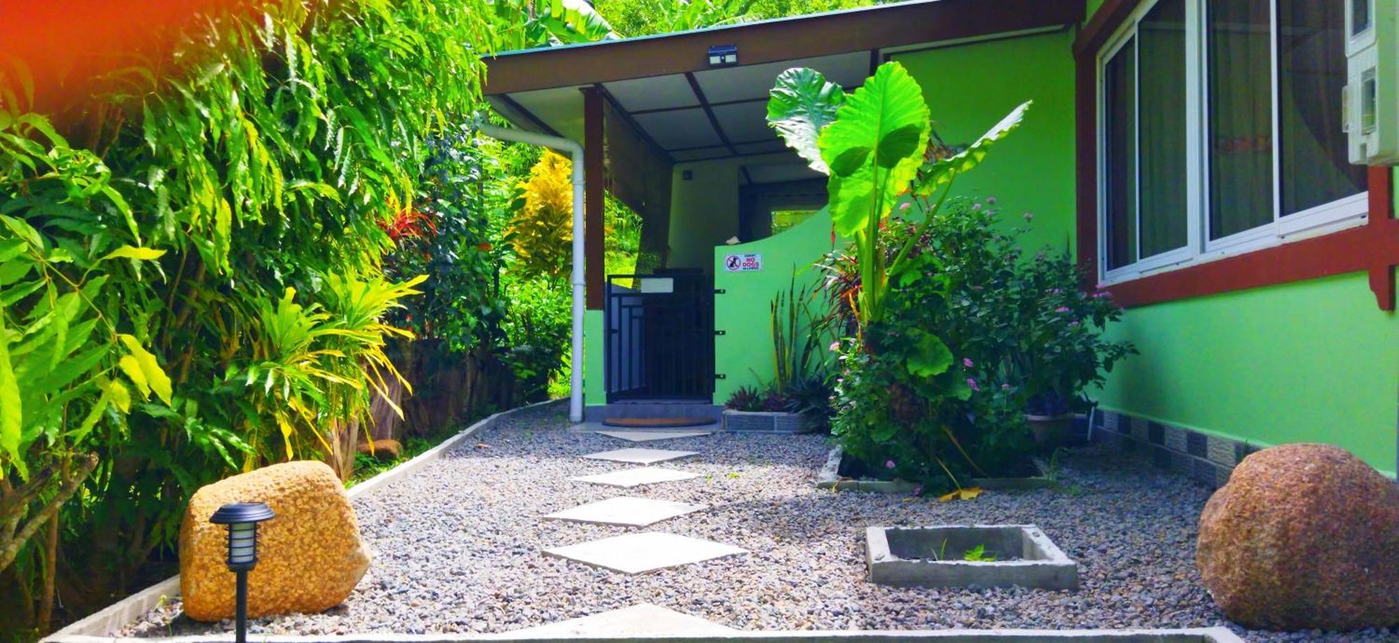 Dan Zoranz Self Catering Guest House La Digue Exterior foto