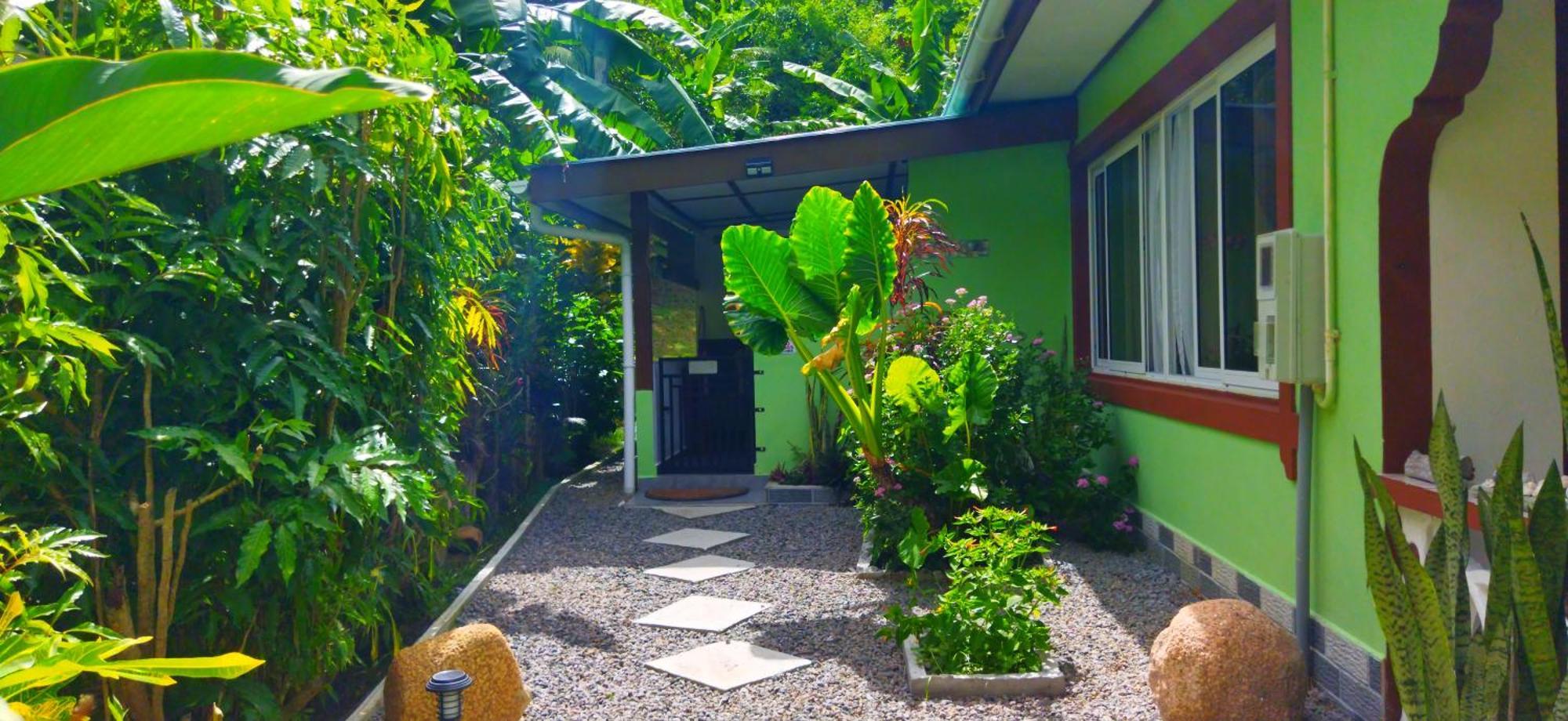 Dan Zoranz Self Catering Guest House La Digue Exterior foto