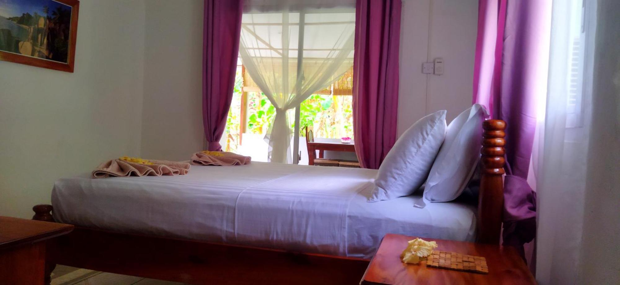 Dan Zoranz Self Catering Guest House La Digue Exterior foto