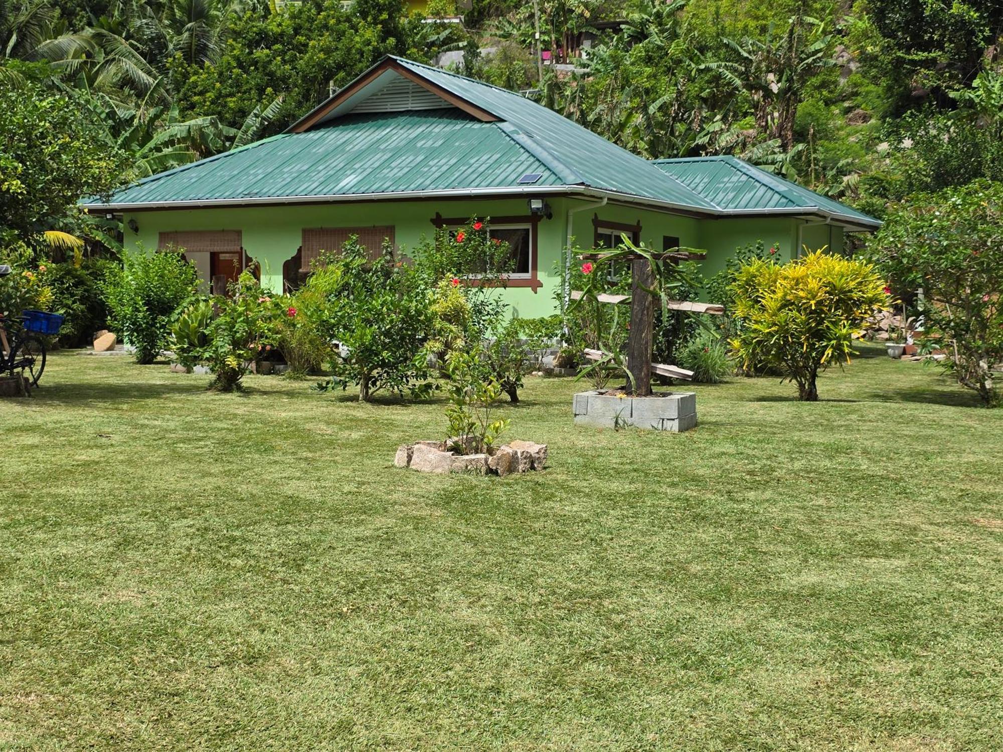 Dan Zoranz Self Catering Guest House La Digue Exterior foto